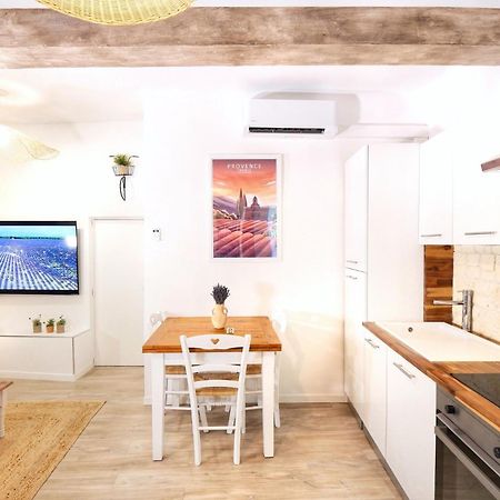 Appartements Premium En Hyper Centre Ville Brignoles Buitenkant foto