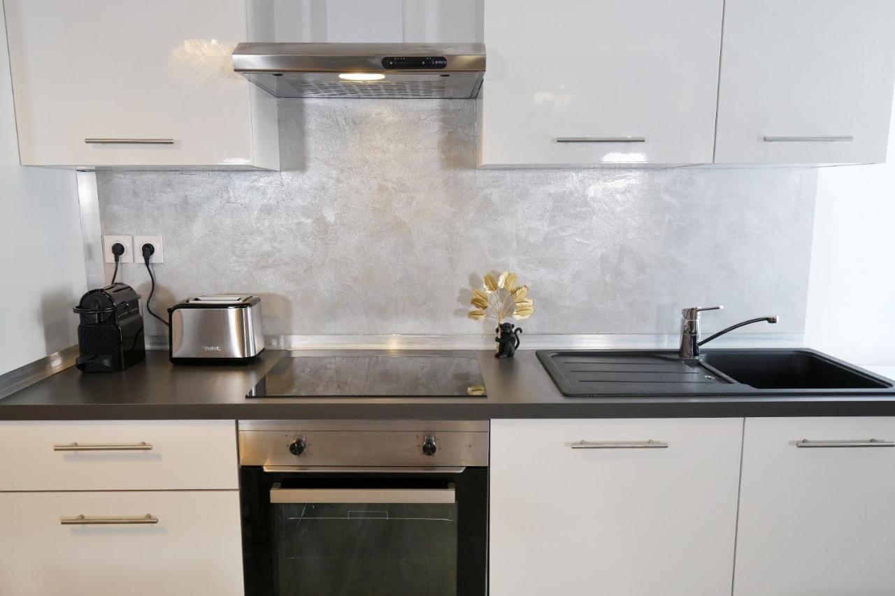 Appartements Premium En Hyper Centre Ville Brignoles Buitenkant foto